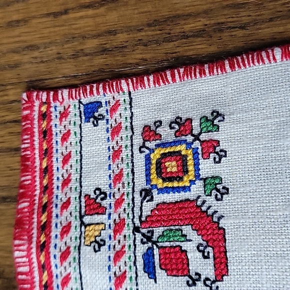 Vintage Handmade Embroidery Set 2 Textile Linen Geometric Napkins Bulgarian Folk - Picture 16 of 17